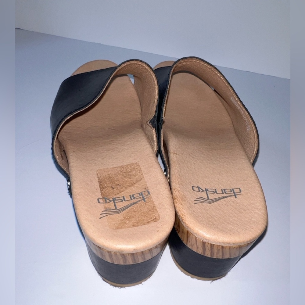 Dansko Black Leather Slide Mule Clogs Low Heel
Comfort Sandals EU 40 US 9 - Picture 7 of 13